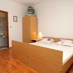 Apartamento With A Parking Space Mlini, Dubrovnik - 8834 Mlini